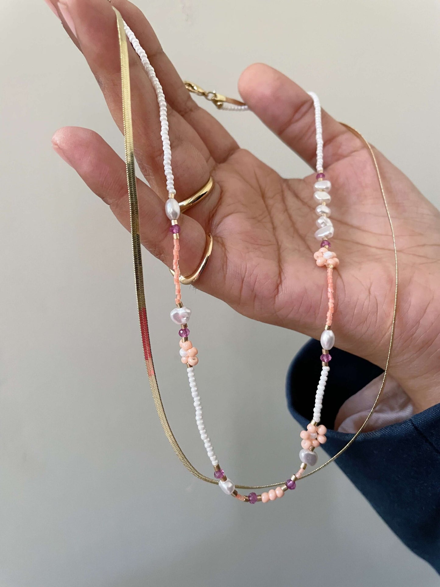 Dainty flower necklace