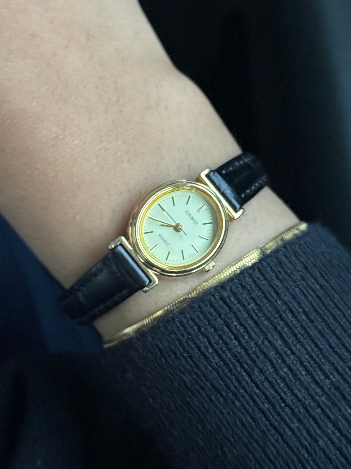 Vintage Casio Oval Dial Watch
