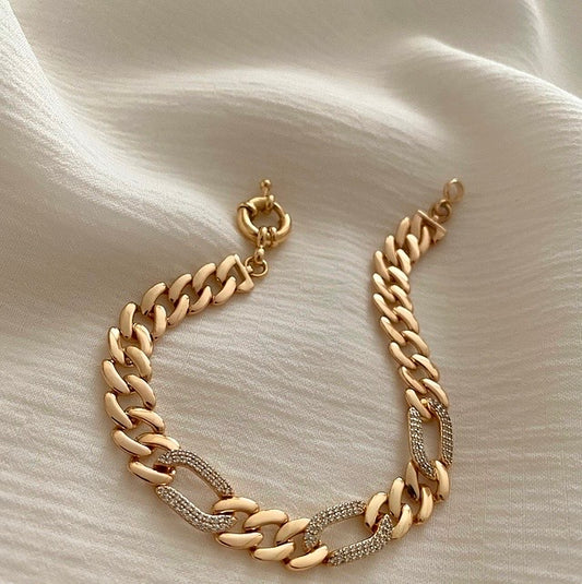 Almond essential bracelet