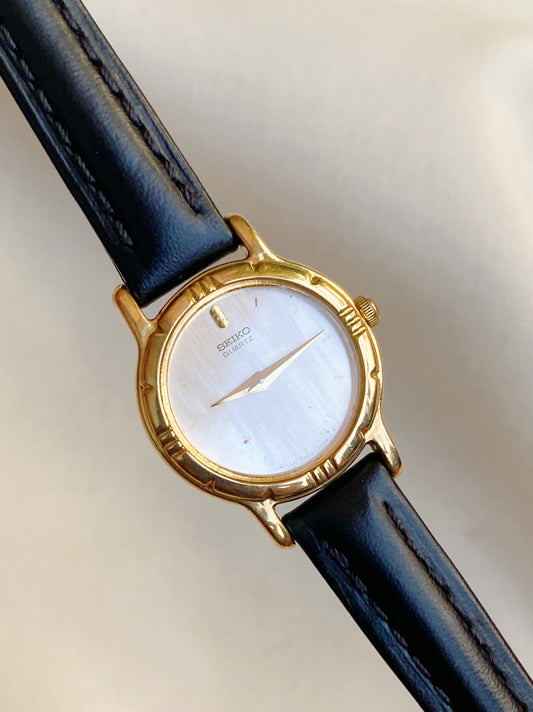 Seiko Rare Mother of Pearl Dial Leather Strap Watch