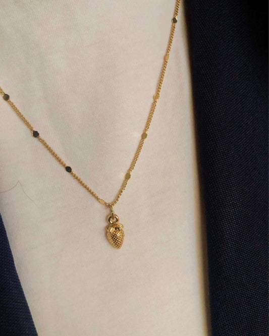 H&M Dainty necklace strawberry