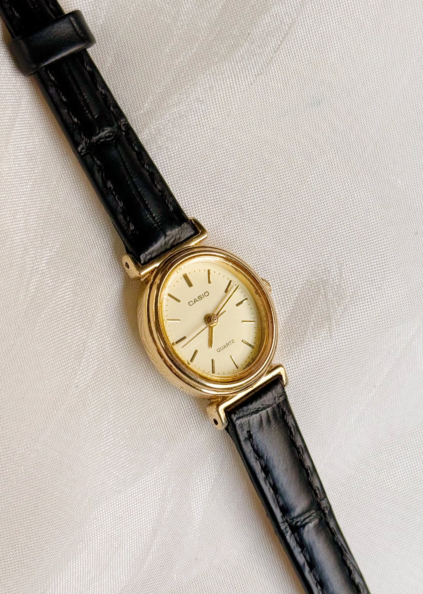 Vintage Casio Oval Dial Watch