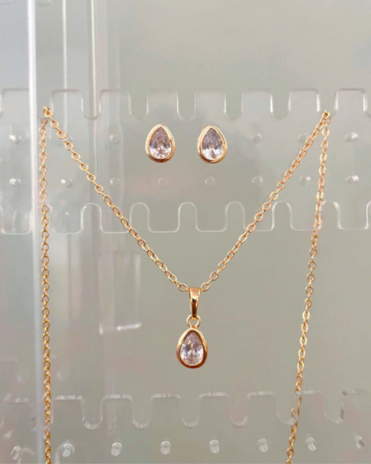 Pear drop necklace and studs set