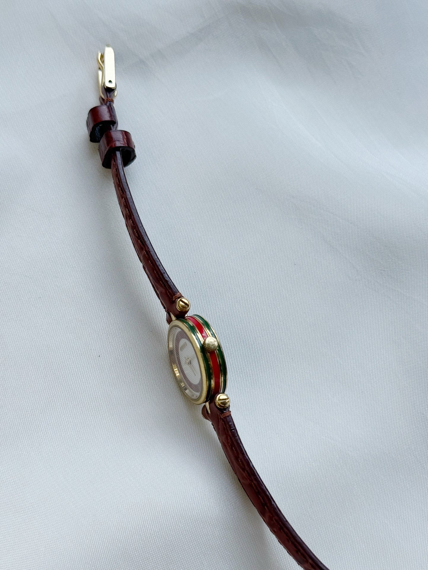 Vintage Gucci Shelly Line Gold-Plated Quartz Watch for women; Luxury Swiss timepiece