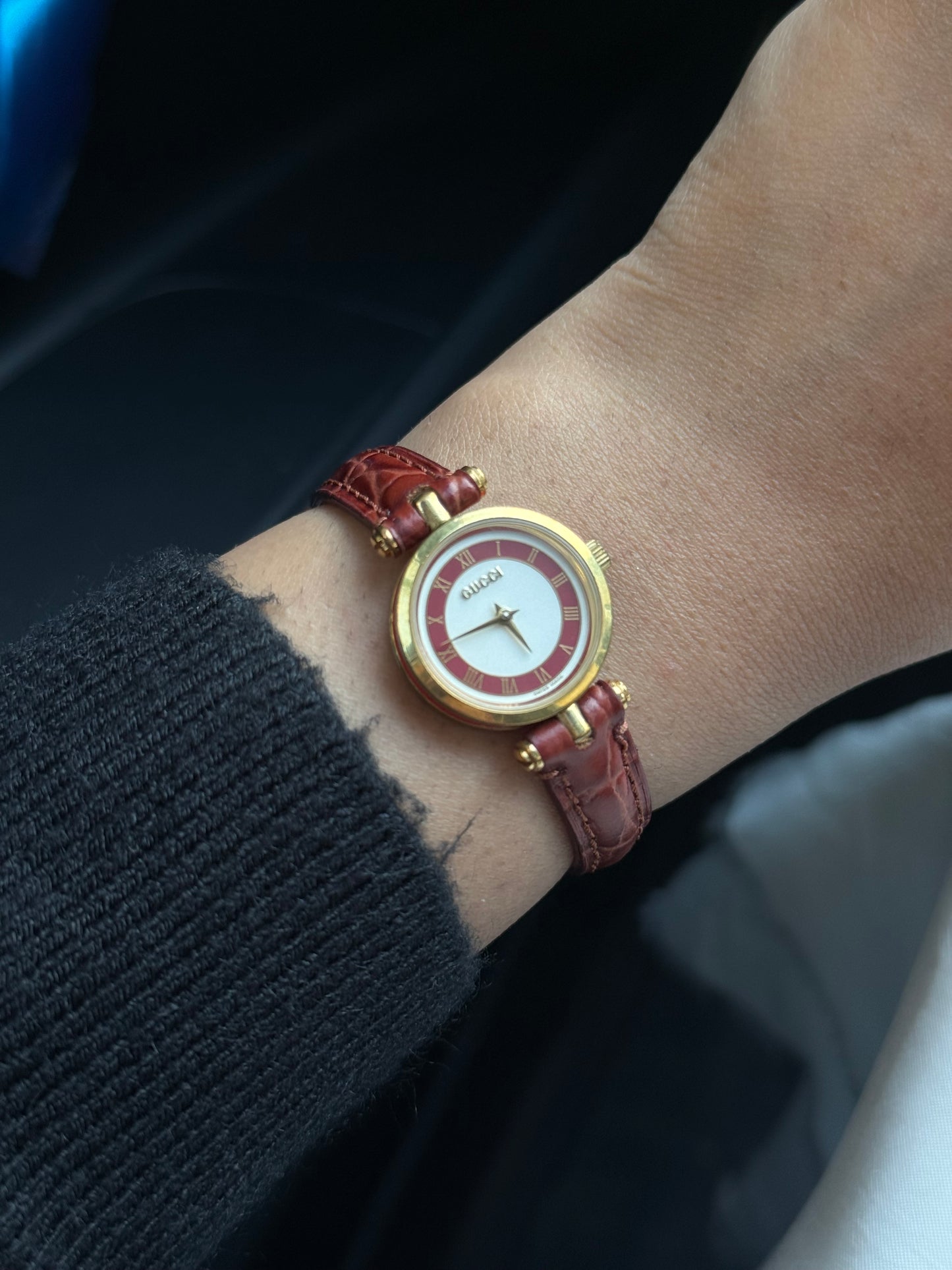 Vintage Gucci Shelly Line Gold-Plated Quartz Watch for women; Luxury Swiss timepiece