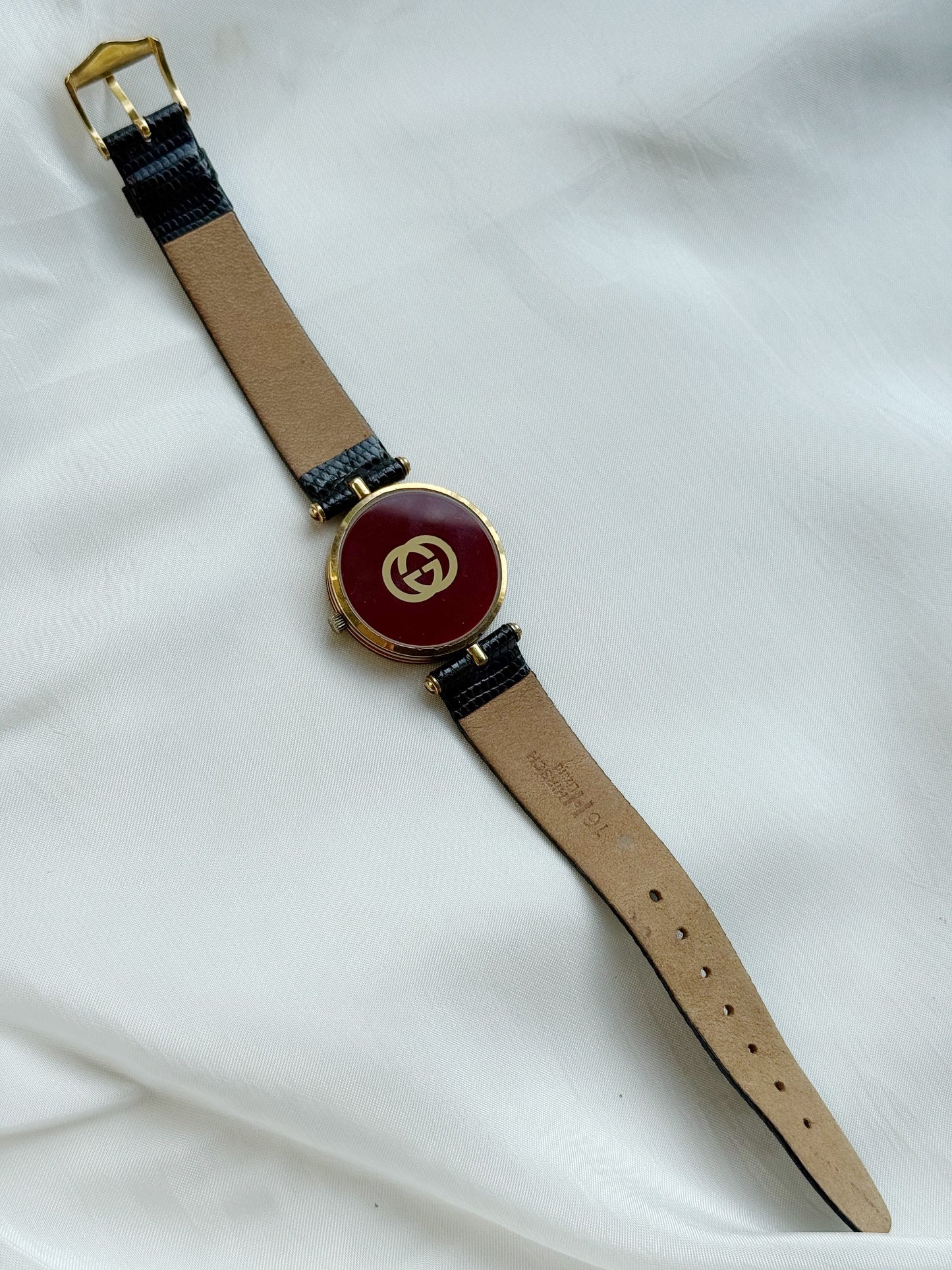 Vintage Gucci Gold-Plated Quartz Watch 2000M; Luxury Swiss timepiece