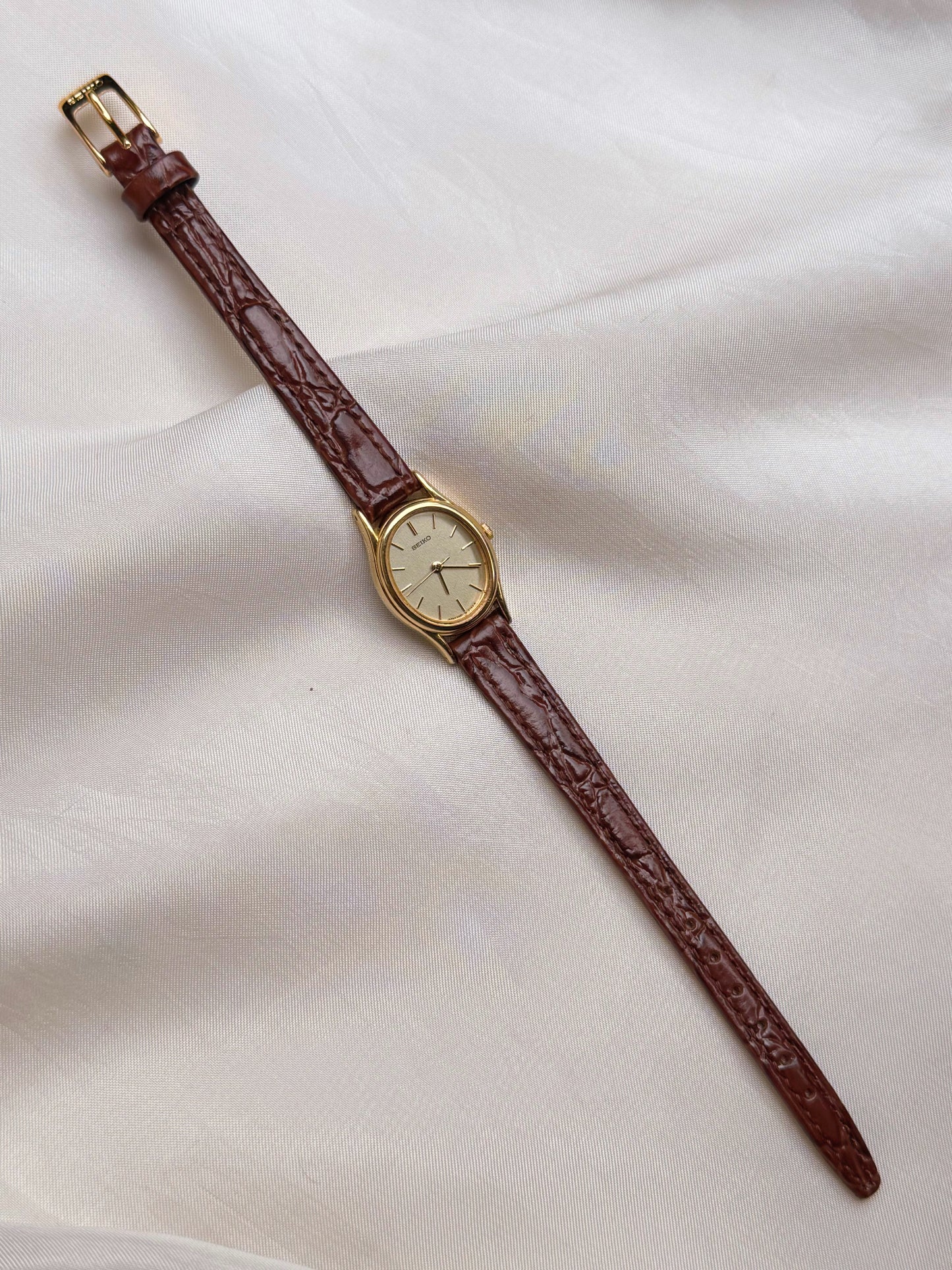 Vintage Seiko Oval dial watch