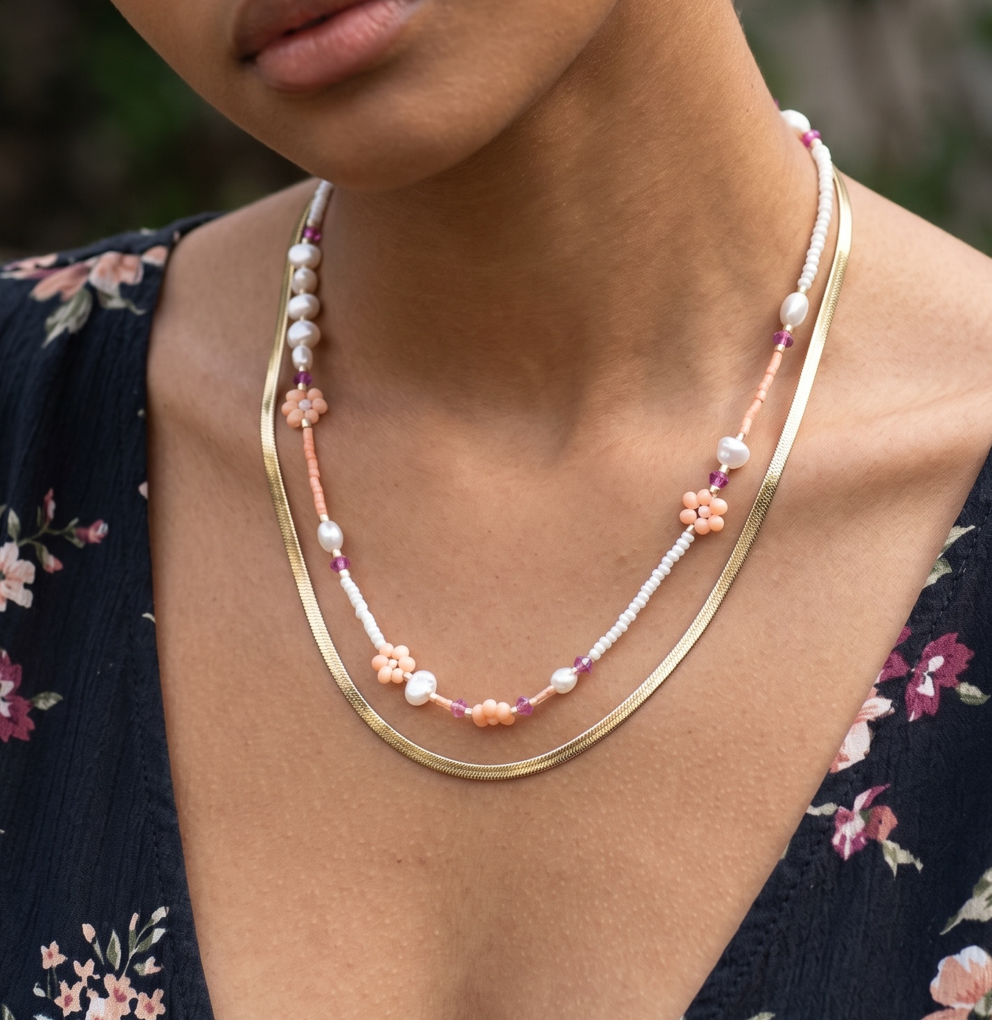 Dainty flower necklace