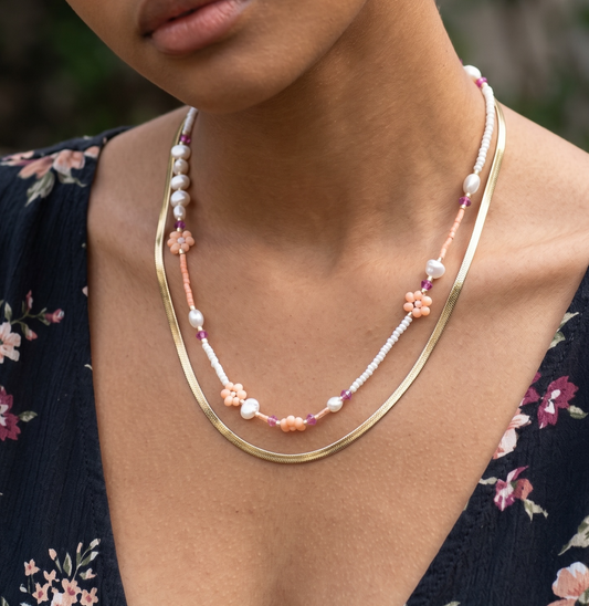 Dainty flower necklace