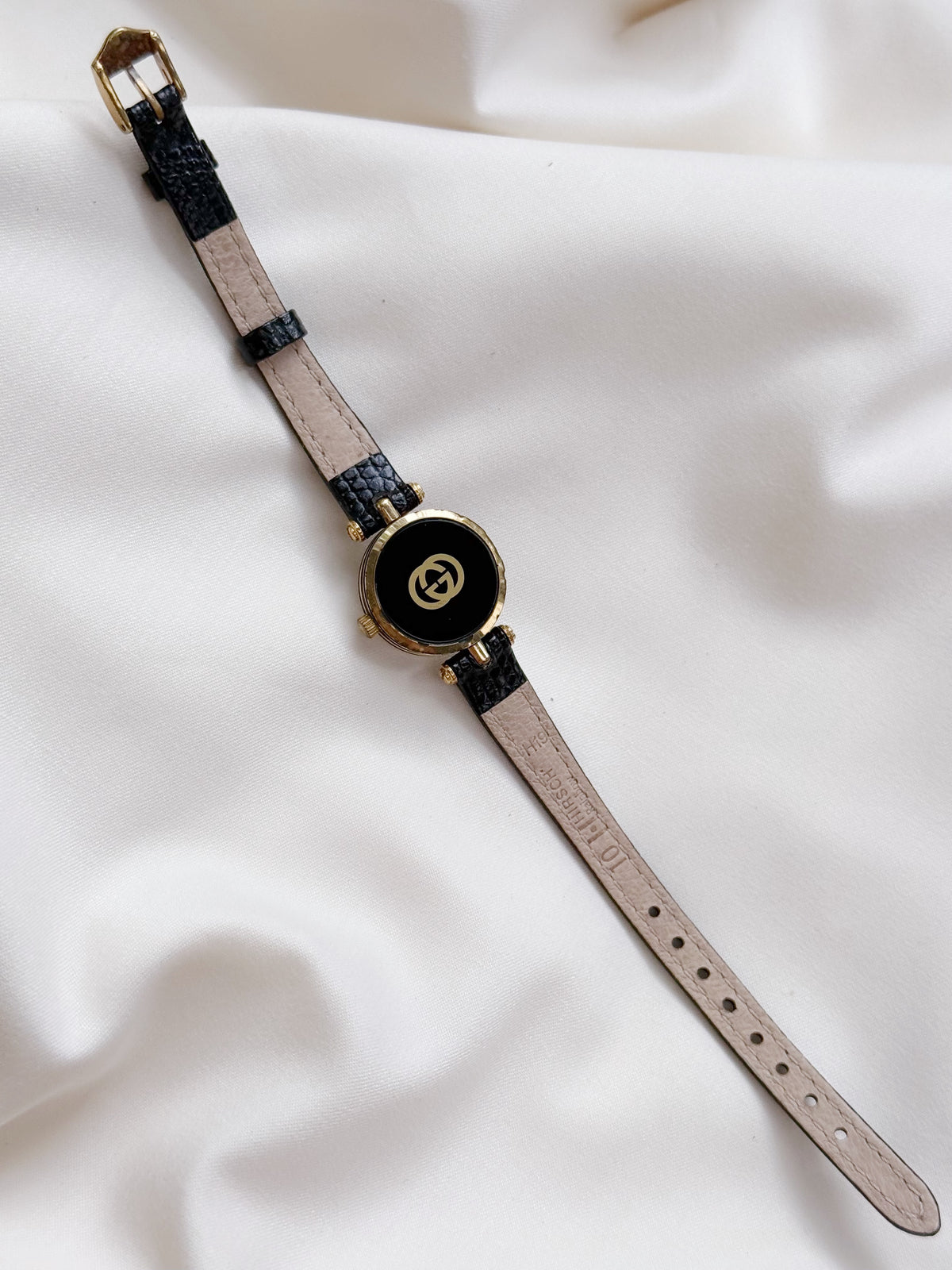 Vintage Gucci Sherry Line Gold-Plated Quartz Watch for women; Luxury Swiss timepiece
