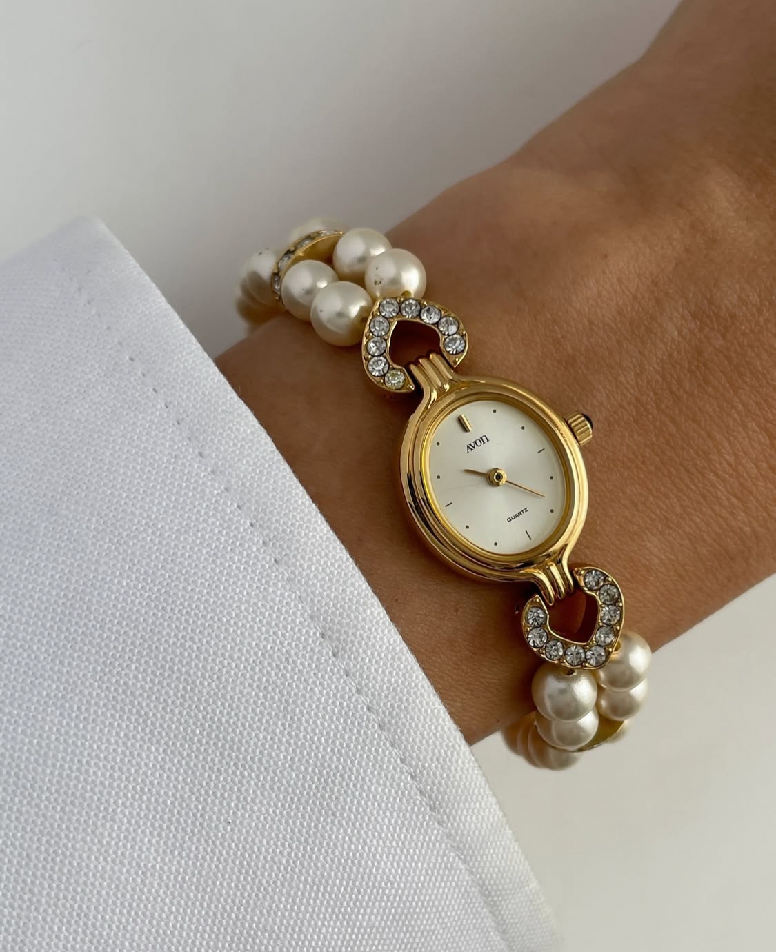 Vintage Avon Pearl watch