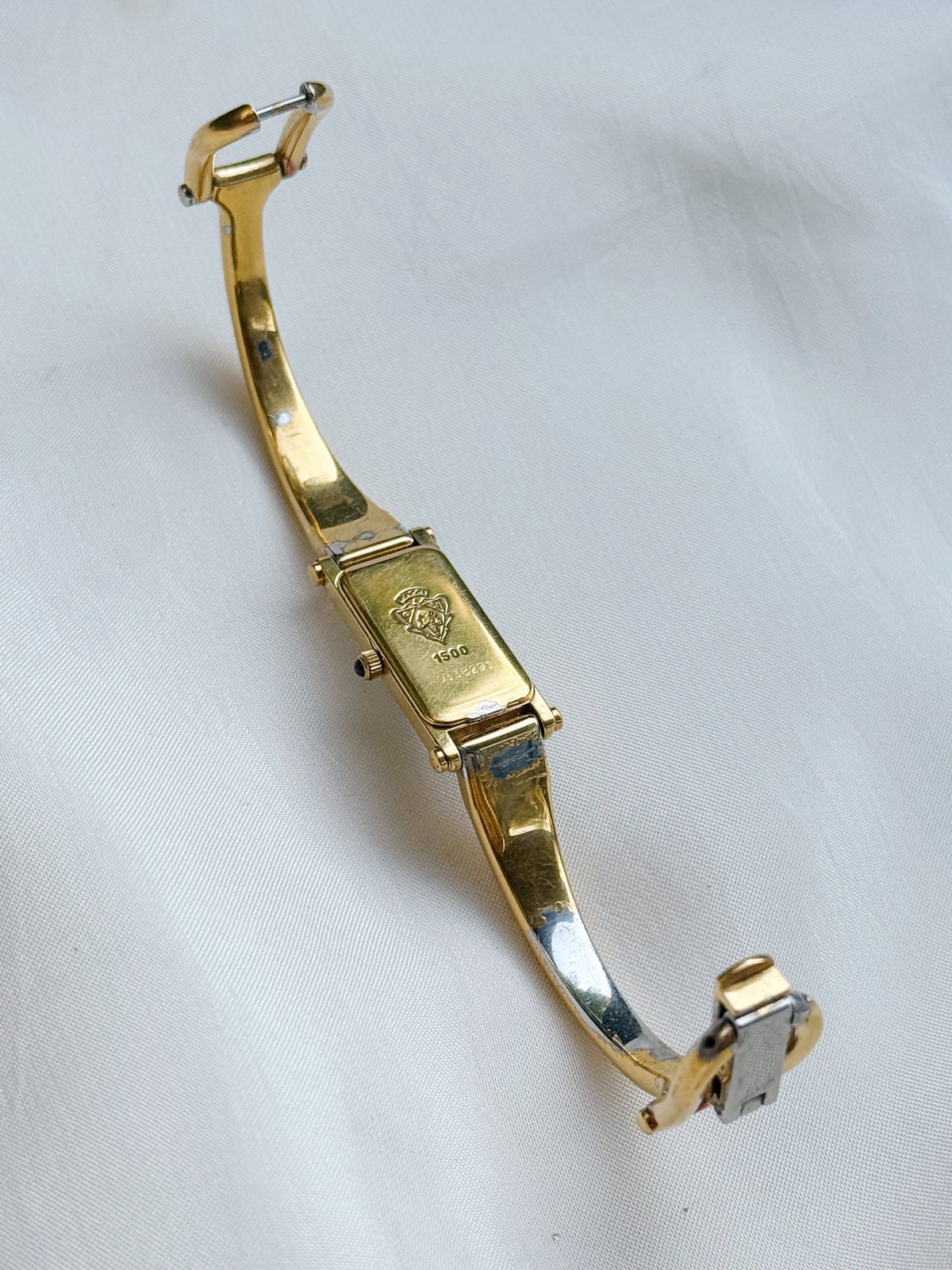 Vintage Gucci 90s Gold-Plated 1500L Quartz Watch ; MOP & Black dial
