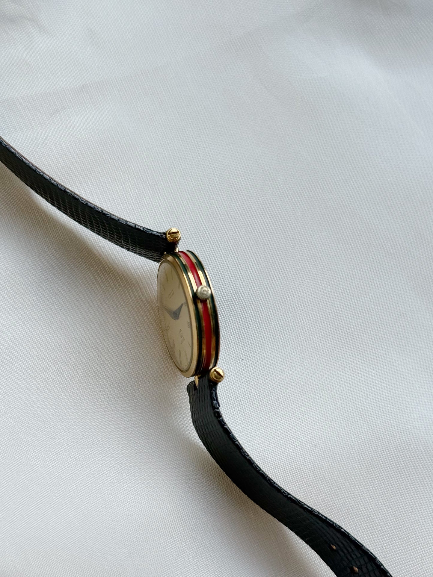 Vintage Gucci Gold-Plated Quartz Watch 2000M; Luxury Swiss timepiece