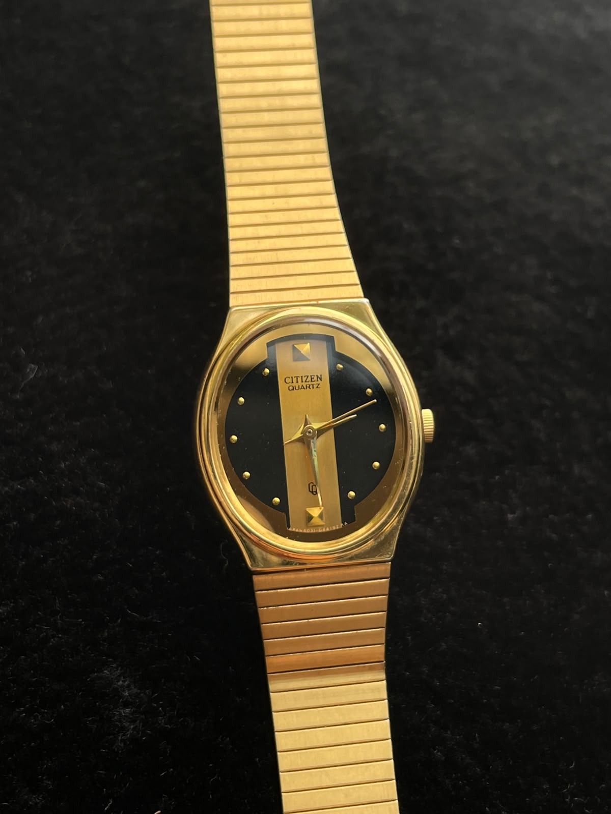 Vintage Citizen gold-tone black Dial women’s quartz watch
