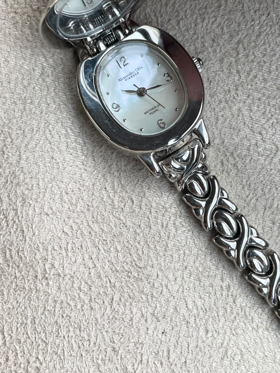 vintage Alessandra Olla Firenze silver-tone cameo "peek-a-boo" bracelet watch