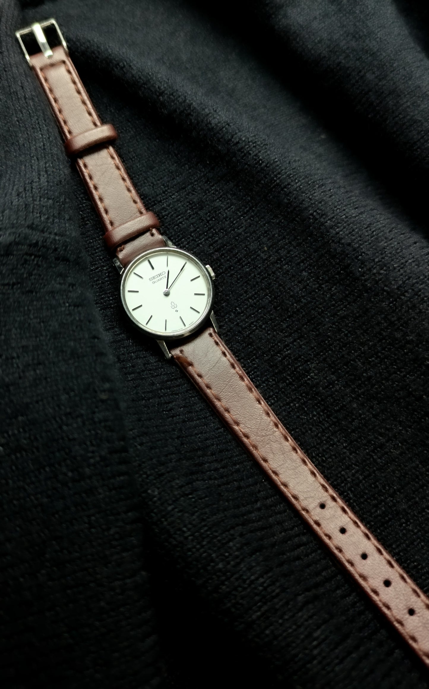 Seiko vintage strap watch
