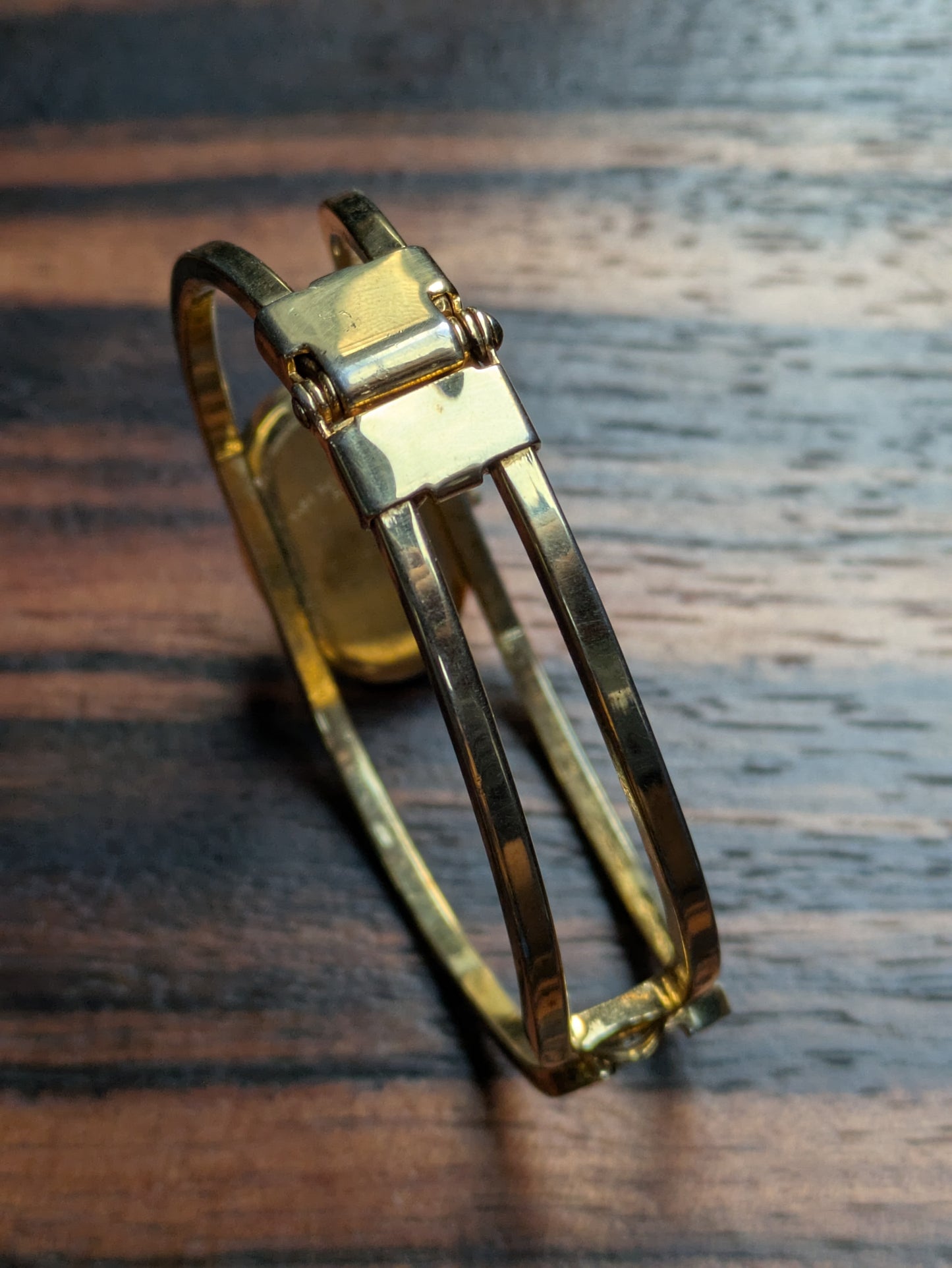 Chateau vintage bangle watch