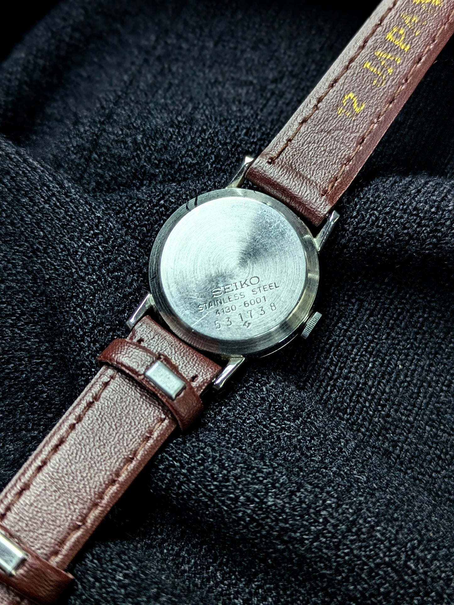 Seiko vintage strap watch